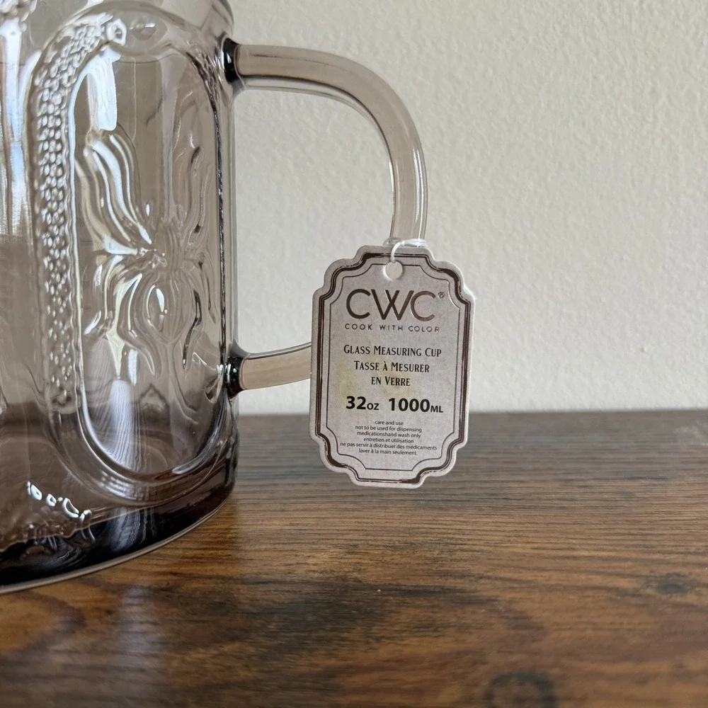 CWC Cook With Color Taupe Halloween Glass Measuring 32oz Cup Spiders & Bats